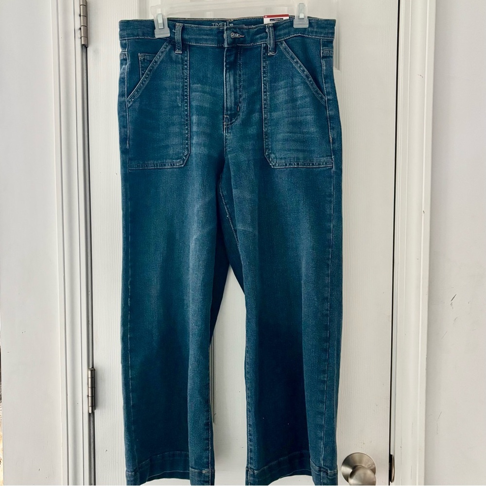 Time and Tru blue denim wide leg/high waist jeans.